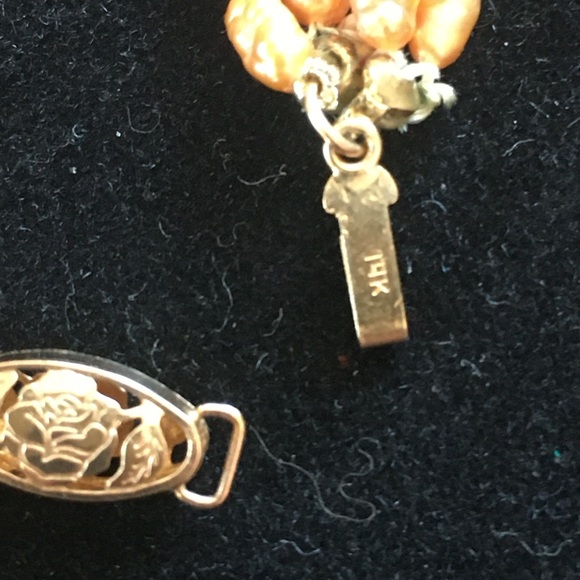 Vintage Freshwater Seed Pearl necklace 14K Gold filigree closure. Mint condition - Picture 2 of 7